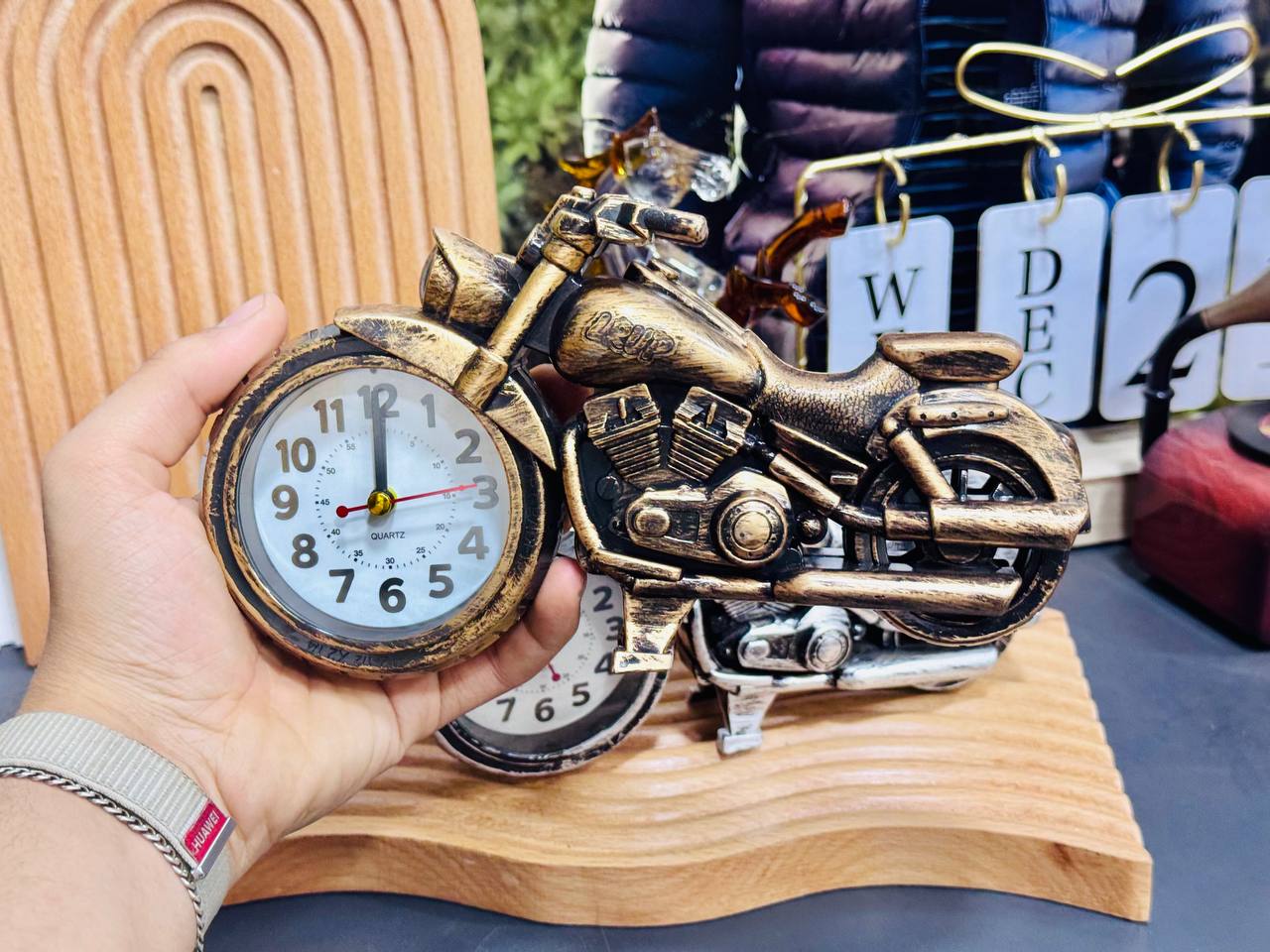 ساعة ومنبه موتوسيكل