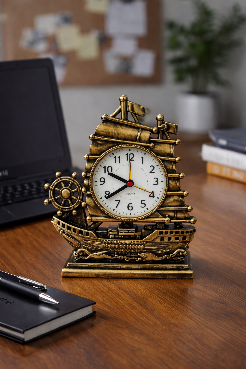 ساعة ومنبه شكل سفينة