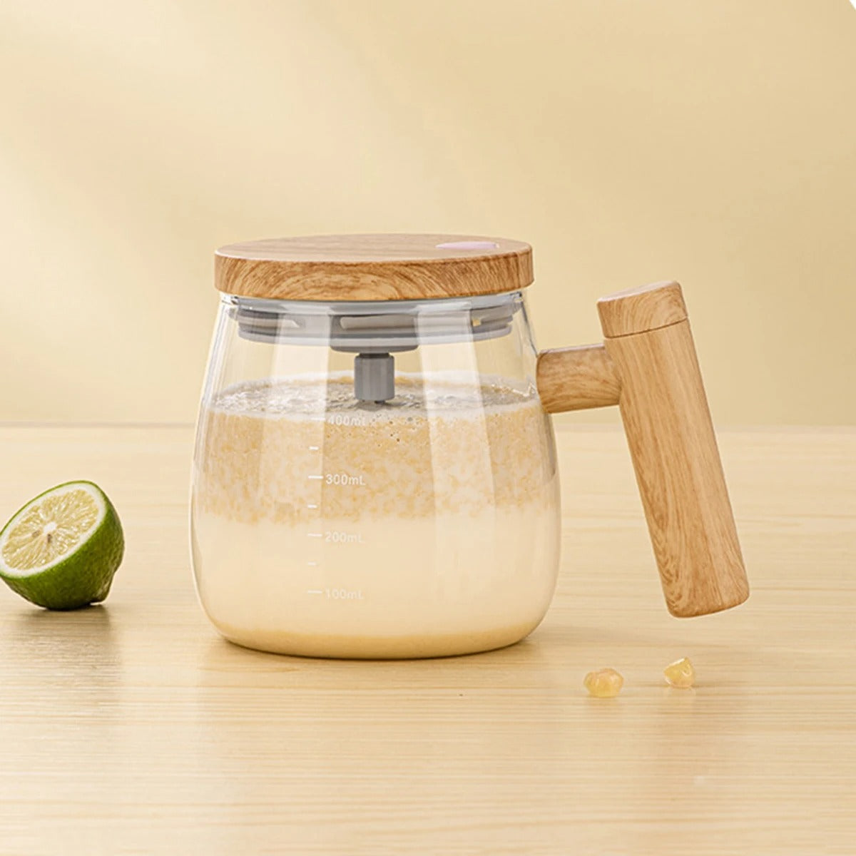 كوب الخلط الأوتوماتيكي القابل للشحن